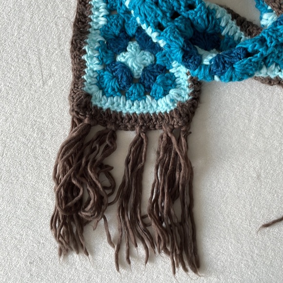 Granny crochet scarf - Picture 2 of 3